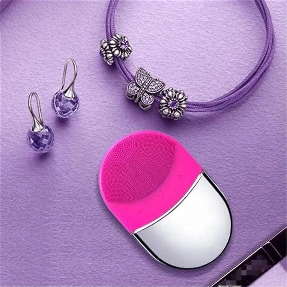 Electric-Silicone-Cleaning-Facial-Brush-for-Women