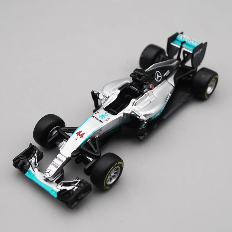 Bburago 1/43 1:43 W07 Mercedes Benz Lewis Hamilton No44 Formula 1 гоночный автомобиль литье под давлением модель игрушки для детей мальчиков и девочек - Цвет: 2016 Hamilton No44