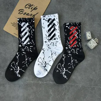 

1 pair of new style socks men's stockings trend Korean version of the street wild style hip-hop autumn and winter stockings