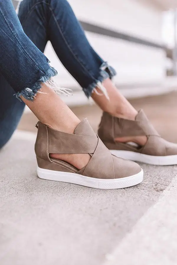 1902285913000-2019031508511700-5f1a0648the-calum-faux-leather-bootie-in-taupe_1024x1024