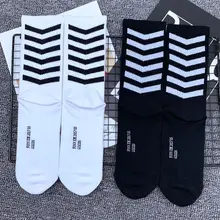 Хлопковые носки для взрослых, короткие, до середины икры, черные, белые, стрелка, наконечник стрелы, кончик головы, шеврон, стрелки, значок, знак, символ