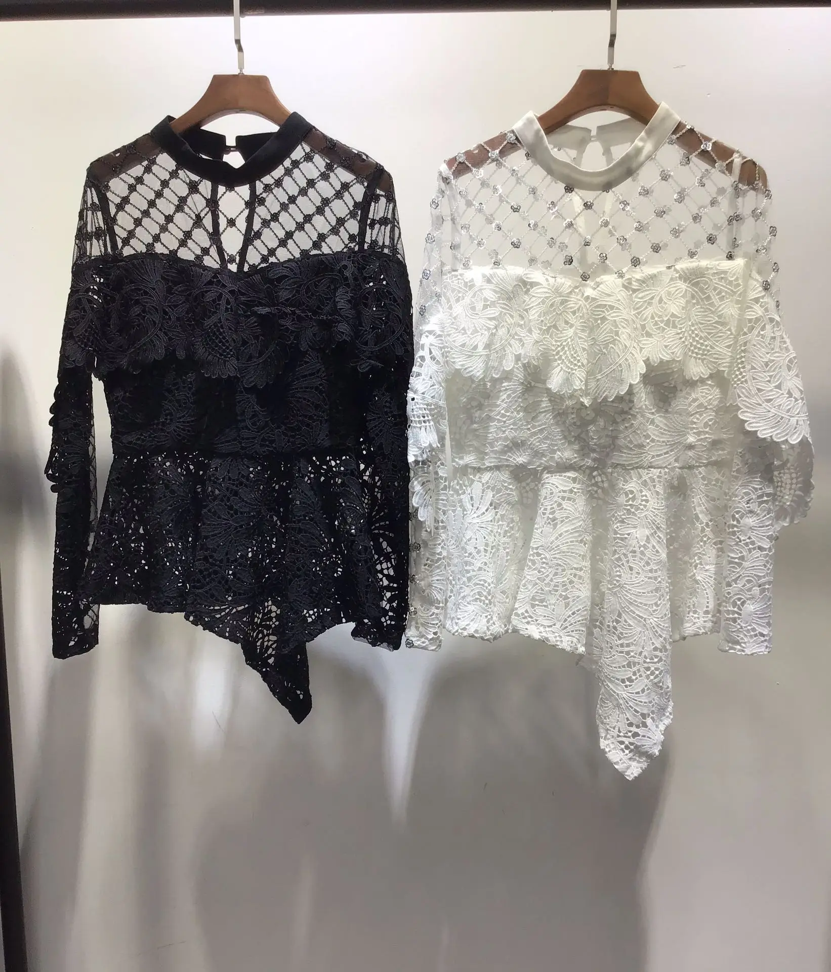

2019 New Sequined Mesh Surface Water Soluble Flower Hollowed Out Blouse Women 2019 Irregular Hem High Street O-Neck Solid