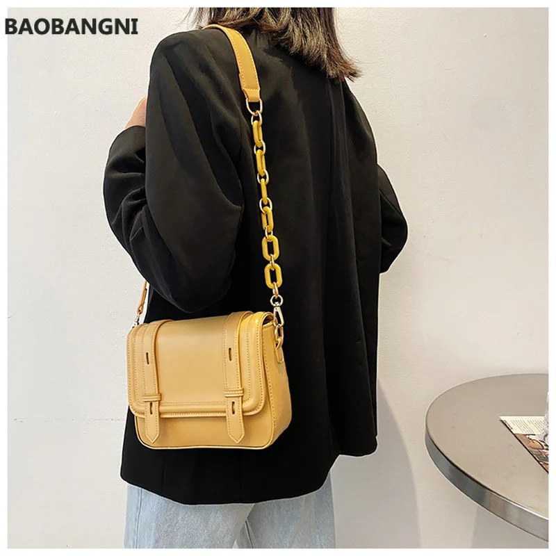 

Summer Shoulder Bag For Women New Simple Crossbody Bag Artificial Leather Female Fashion Small Square Bag With Chain Yellow