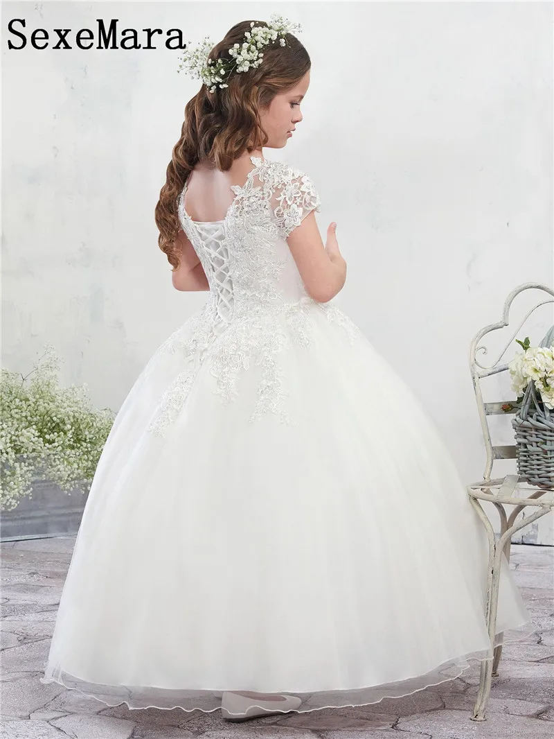 Vintage Puffy Tulle Flower Girl Dress with Lace Appliques Lace Up Back V-Neck Short Sleeves Custom Made Girls Pageant Gowns