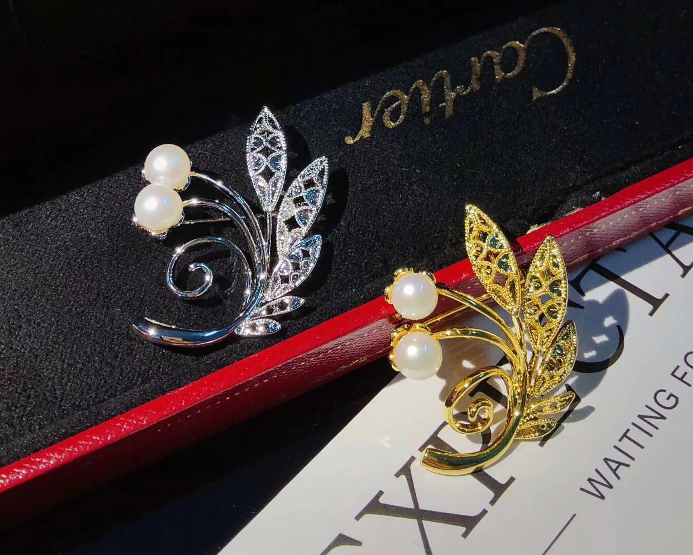 

DIY Accessory Elegant Exhibition-Fashion Bloom Color Separation Pearl Brooch Non-Fading Elegant Goddess Corsage Mountings