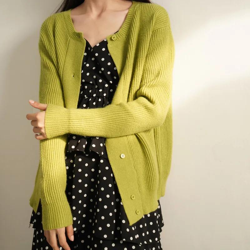 

New Korean round neck loose cardigan sweater 2020 fashion temperament literary and elegant long-sleeved bottoming sweater