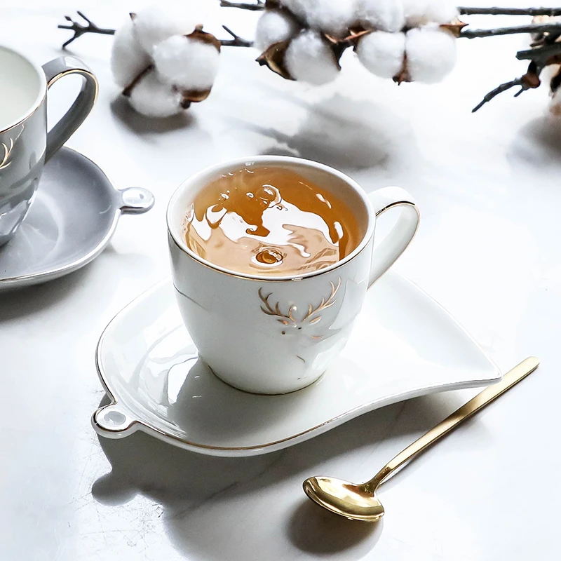Кофейная кружка с золотым краем в скандинавском стиле с поддоном в форме листа, чайная ложка, набор для кафе, бытовой чайный стакан, капучино, эспрессо, подстаканник