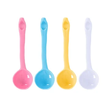 

5pcs DIY Facial Mask Measuring Spoons Mask Powder Gauge (Mixed Color)