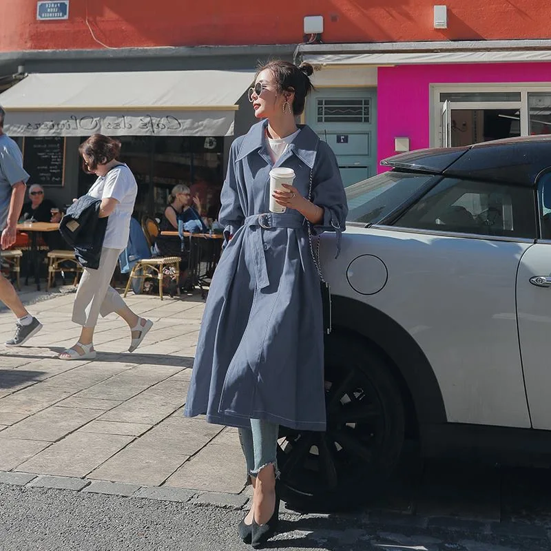 

Photo Shoot CHIC Elegant Retro Red Mid-length Fold-down Collar Single Breasted Waist Hugging Lace-up Open Wire Contrast Color Tr