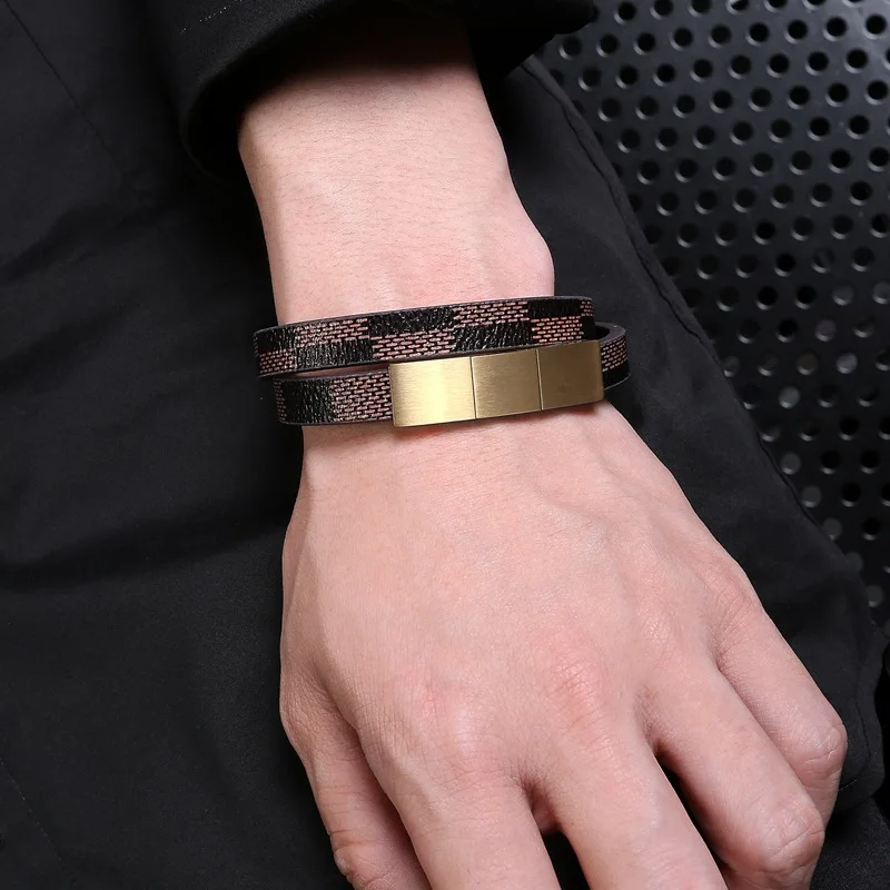 Pulseiras c pingentes