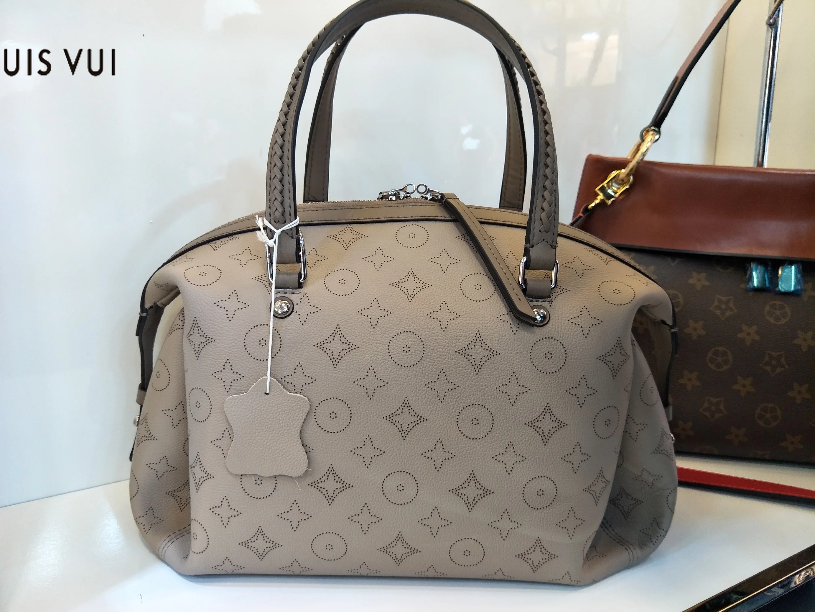 

The highest quality ladies luxury fashion shoulder bag 100% leather brand famous ladies shoulder Messenger bag women bag