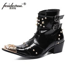 Роскошные шипованные мужские шапочки ручной работы с носком в стиле рок, панк, обувь из лакированной кожи с острым носком на высоком каблуке, мужские ботильоны для верховой езды с заклепками SL809