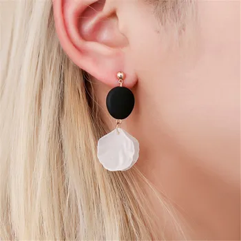 

South Korea Elegant Simple High Grade Sense Petal Ear Stud Shell Geometry Circle Earrings Fairy Ear Drop Earrings Wholesale Gift