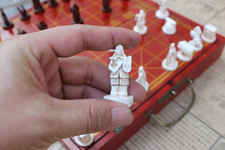 Новая высококачественная деревянная коробка Китайский Набор для игры в шахматы Настольная игра Складная шахматная доска китайские традиции шахматы смолы шахматные фигуры