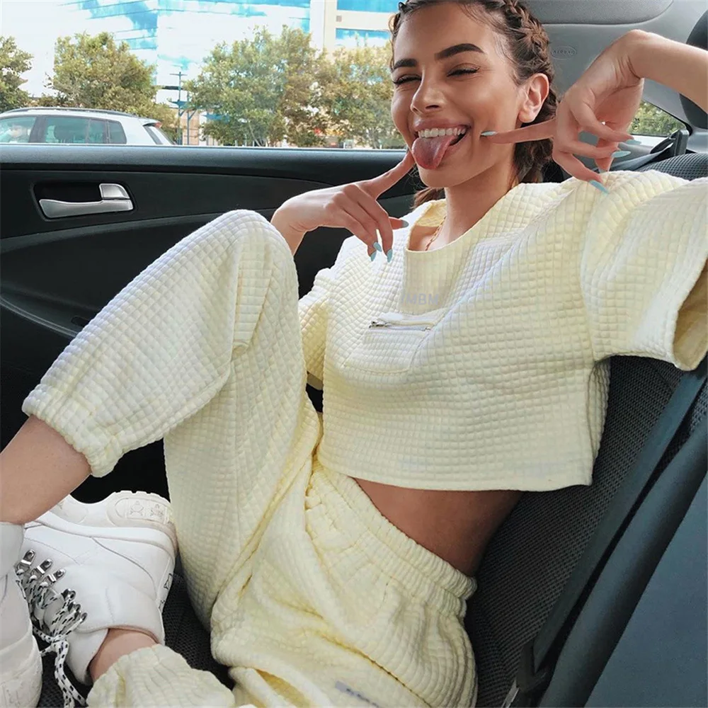 

Women Tracksuit Two Piece Set Streetwear Short Sleeve Soft Crop Tops Jogger Pants Sport Matching Sweatsuit Outfit Homewear Suits