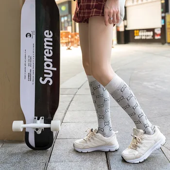 

Winter trend men's and women's socks letter Street stripe cotton and silk wild European and American stockings