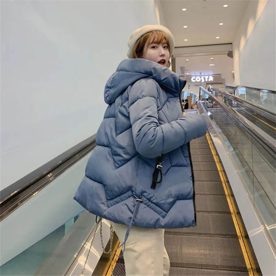 Фото Зимние короткие парки пальто 2019 новые с капюшоном куртки женские зимние толстые Зимние короткие парки пальто 2019 новые с капюшоном куртки женские зимние толстые
