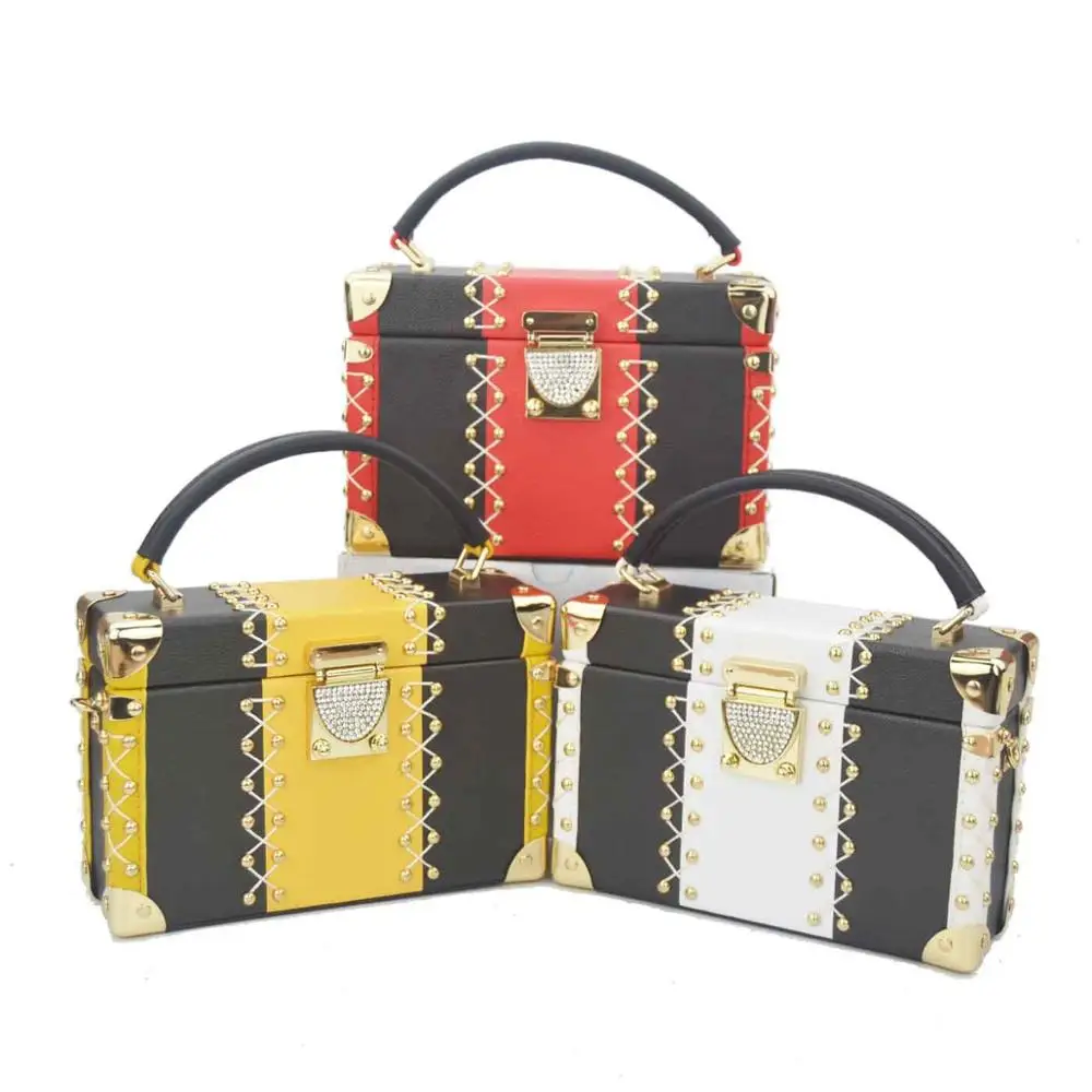 

Women Leather Handbags Retro Metal Rivet Chain Shoulder Handbag Big Capacity bag high quality Clutches Evening Bags party Totes