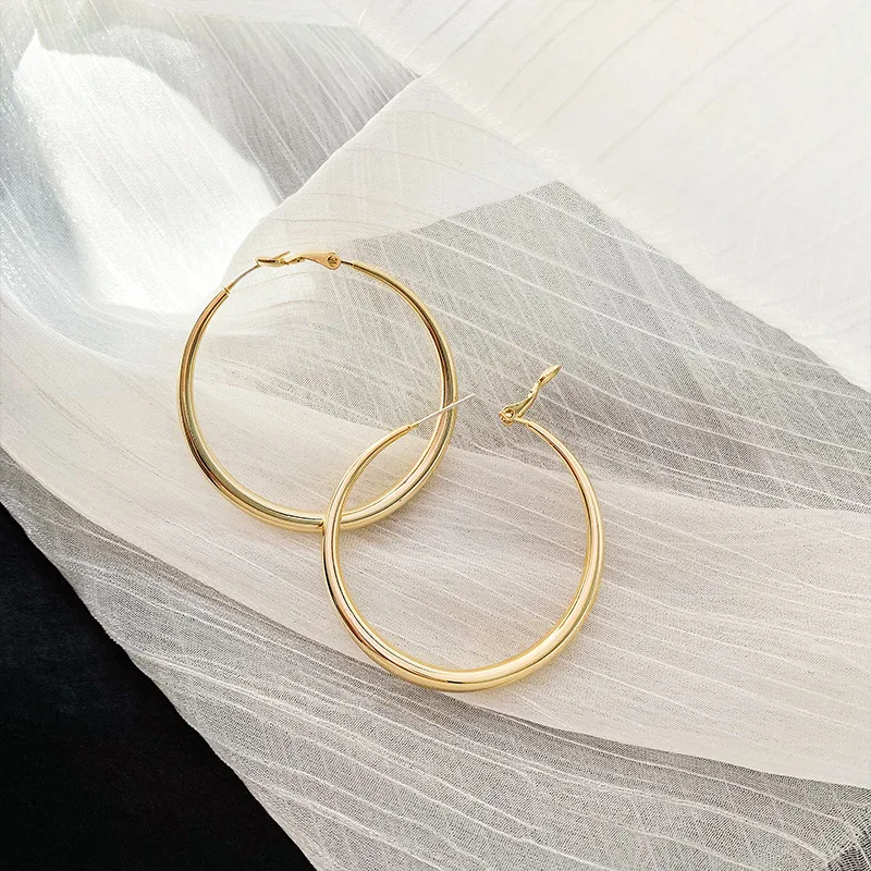 

Retro Metal Circle Big Hoop Earrings Personality Geometric Earrings For Women Jewelry Accessories Vintage Statement Girl Gift