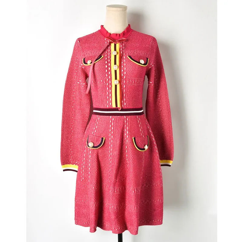 

Luxury Brand Designer Knitted Dress for Women Vintage O Neck Gold Light Silk Hollow Out Rose Red Bow Pearl Ruffles Knitted Dress