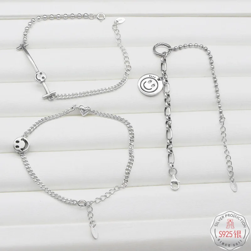 

Yin shi Women's Fashion Small Fresh Smiley Bracelets Simple Fine Chain Cute Best Friend Smile Bracelets for a Girlfriend S925 Si
