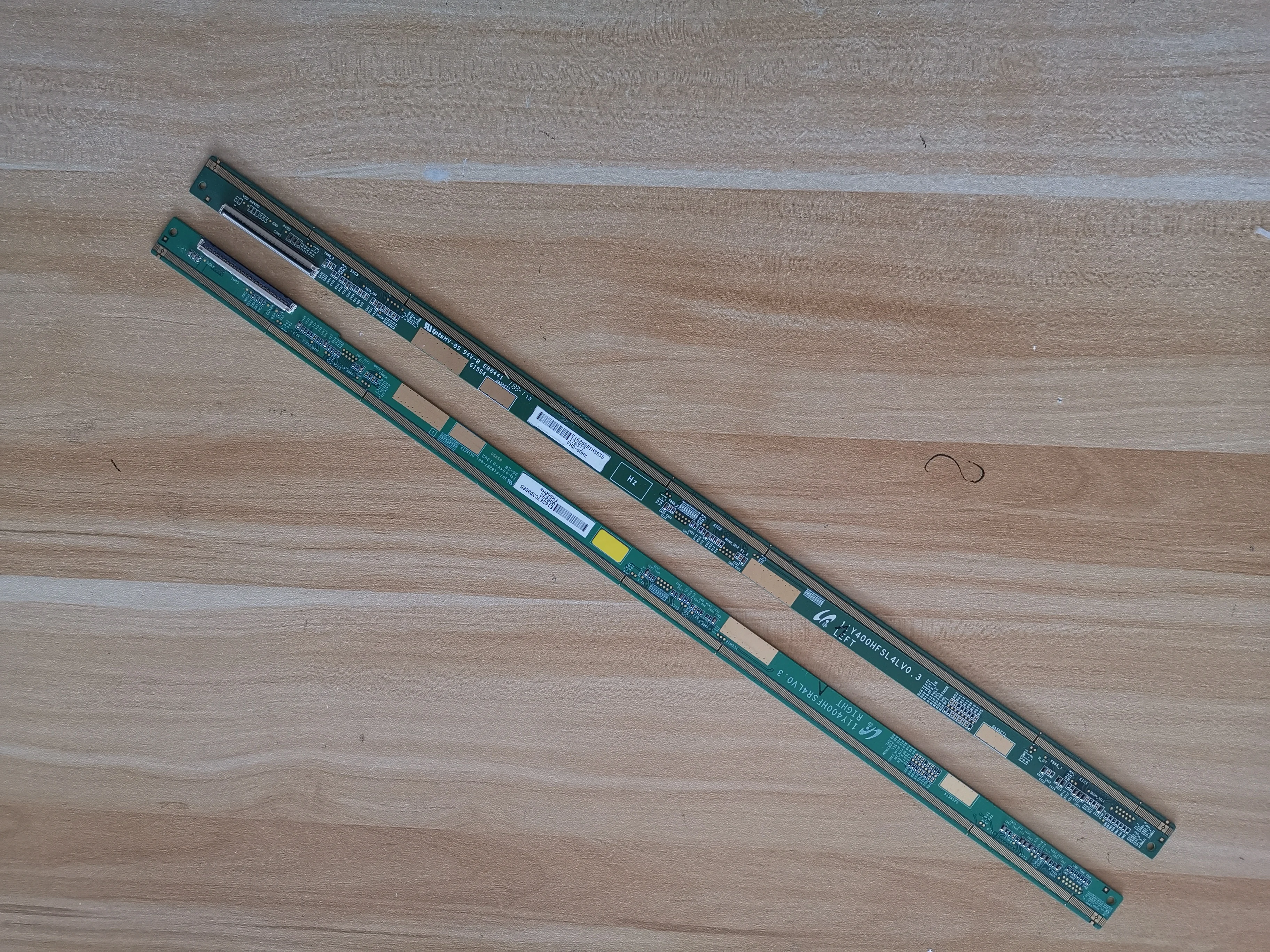 11Y400HFSR4LV0. 3 11Y400HFSL4LV0. 3 ЖК-панель PCB Часть пара