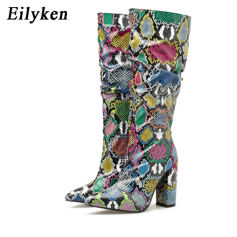 Eilyken/красочная змея; кожаные сапоги; женские сапоги до середины икры на Высоком толстом каблуке; обувь с острым носком на молнии; плиссированные сапоги - Цвет: Green