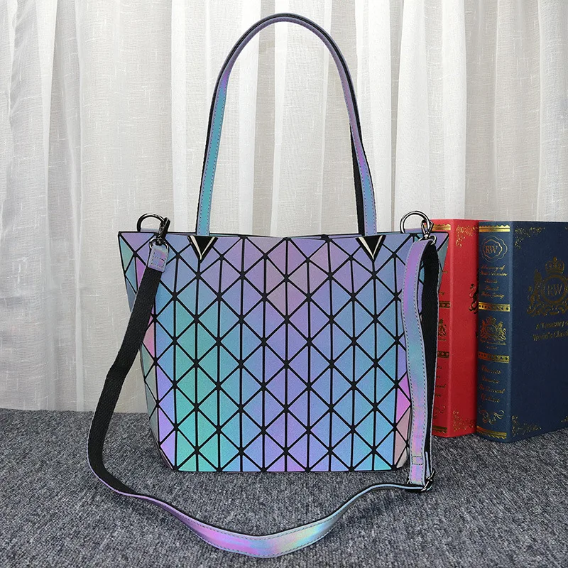 

2019 Summer New Style Miyake Triangle-Style Bucket Bag Versatile Color Changing Y Lettered Hand Crossbody Bag