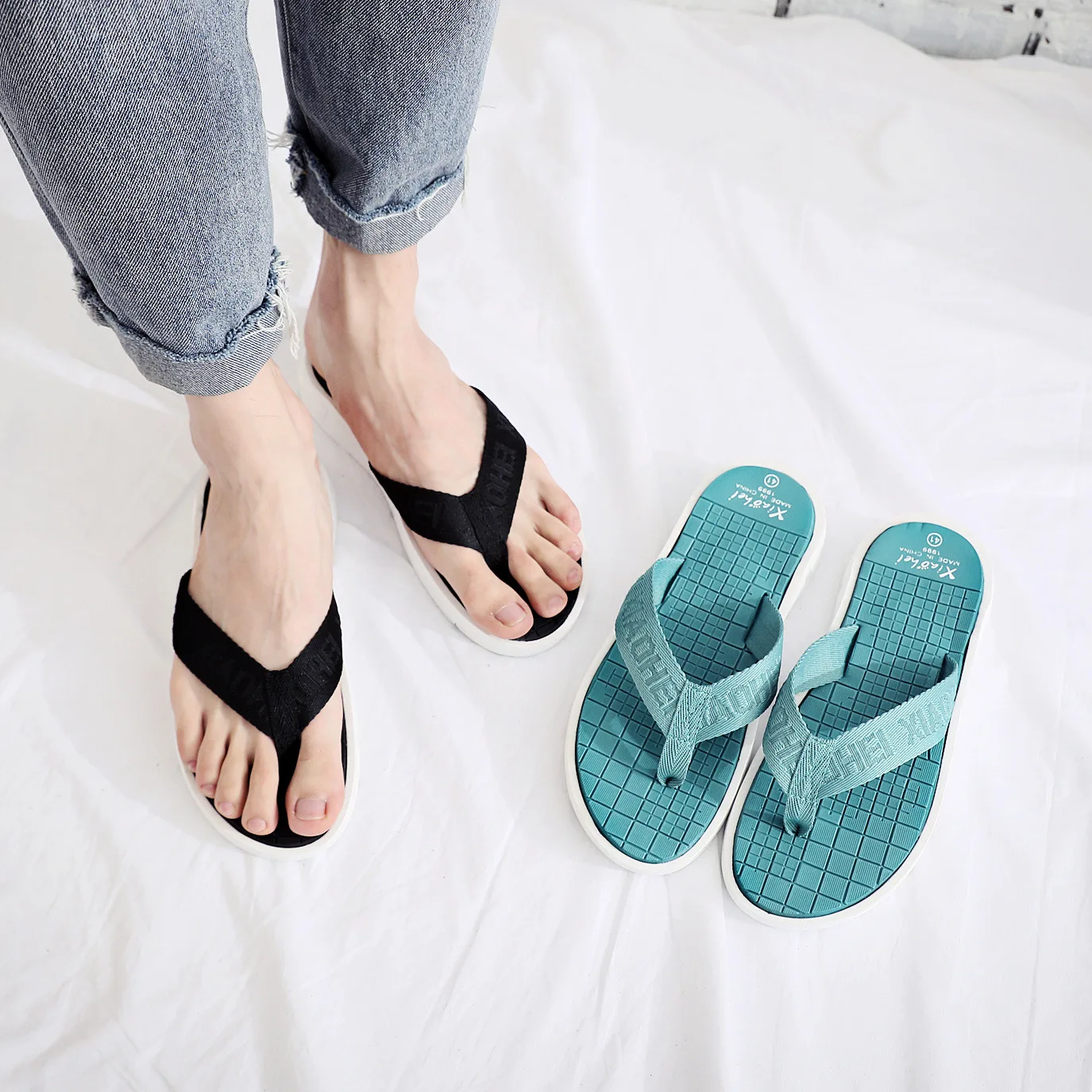 

Small Black Summer New Style Flip-flops Men's Fashion Sports Slipper Thick Anti-slip PVC Flip-flop Sandals