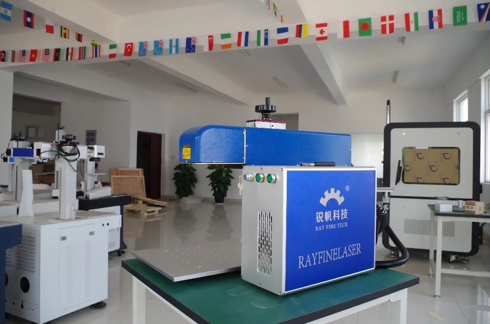 RayFine портативный тип 50 Вт 3D волоконная лазерная маркировочная машина для продажи