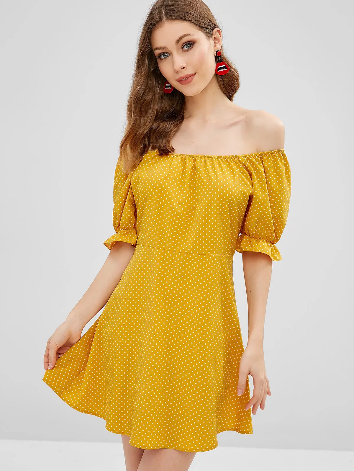 ZAFUL/платье в горошек с открытыми плечами и оборками Короткие рукава
