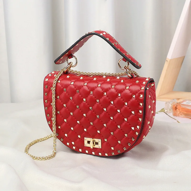 

2019 new fashion rhombic chain rivet trend sheepskin handbags women's shoulder portable Messenger bag