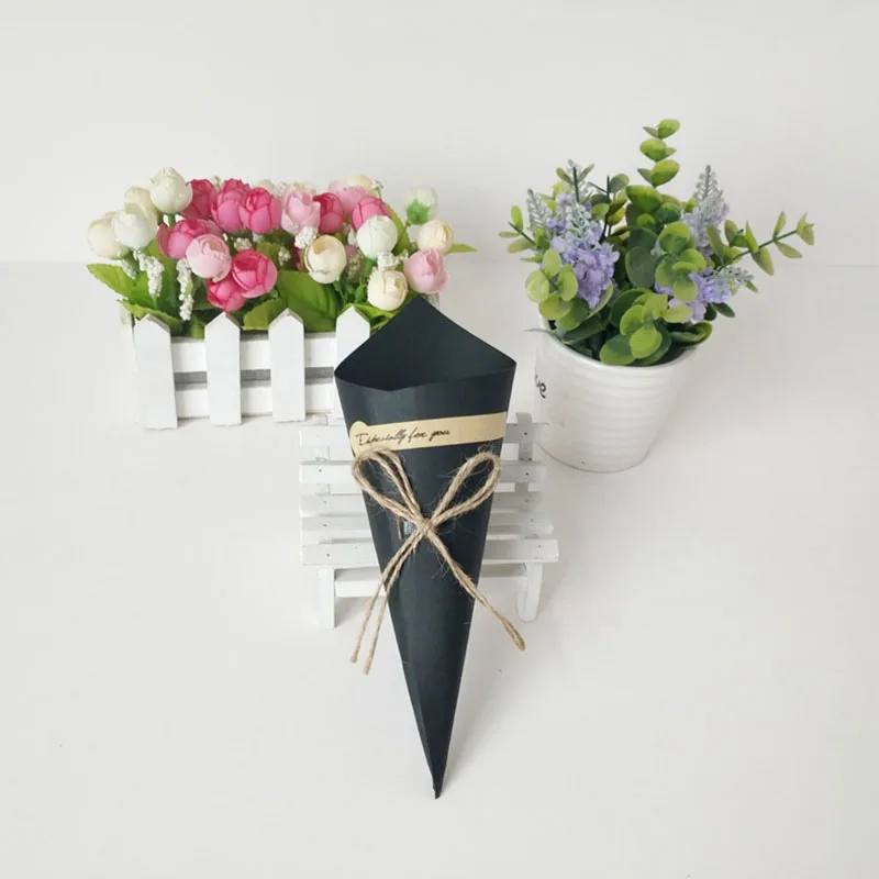 

50pcs/lot Kraft Paper Candy Boxes with Rope Tag Flower Cones Holder Gift Box New