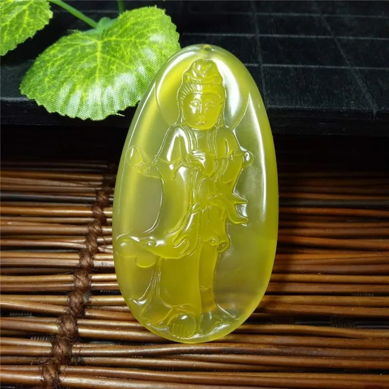 

Chinese Natural Gold Agate Hand-carved Guanyin Jade Pendant Exquisite Jewelry Jade Pendant Necklace Gift