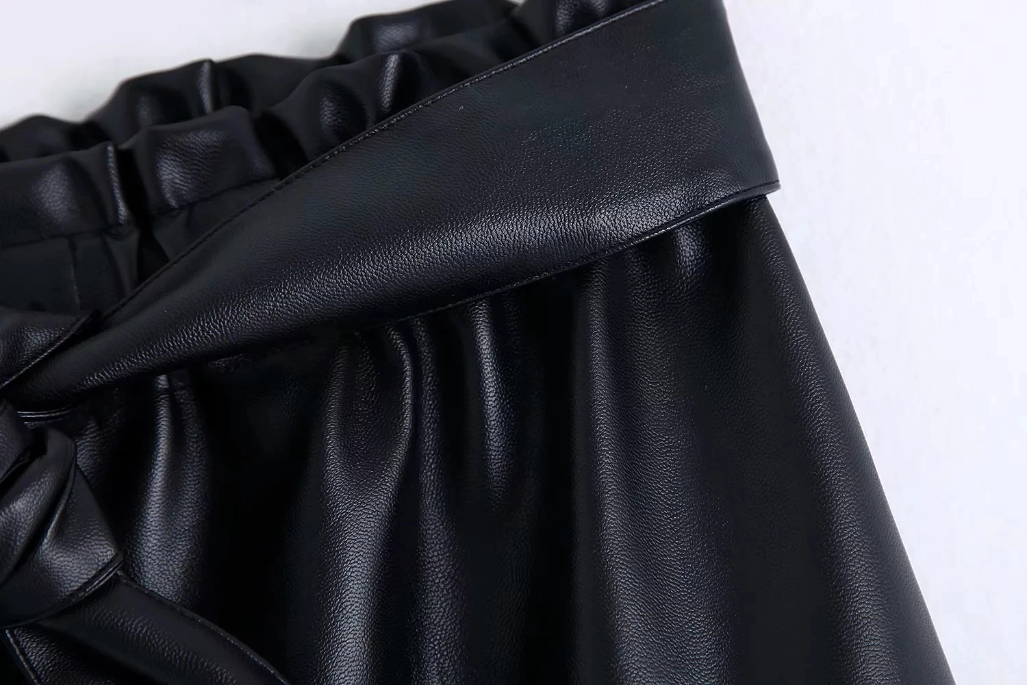 Модная женская черная юбка миди с поясом и эластичной резинкой на талии из искусственной кожи, осень, женские прямые юбки для отдыха P1508