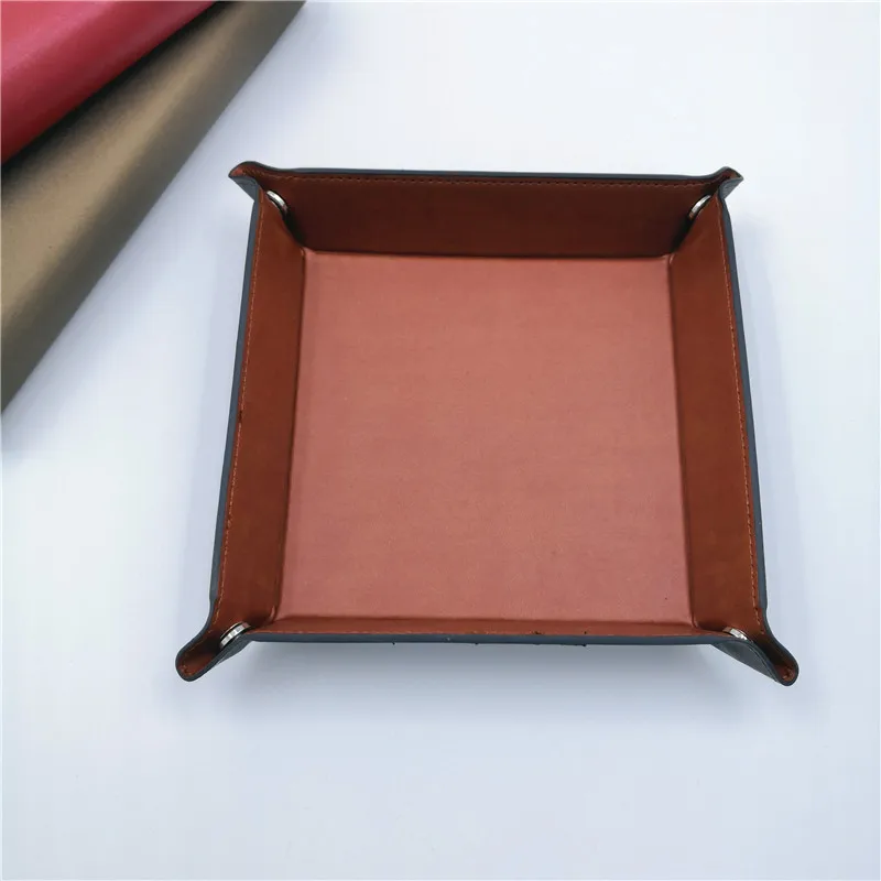 brown PU кожаные кубики прокатки лоток квадратные игральные кубики лоток коробка с кубиками для хранения настольных игр - Цвет: brown
