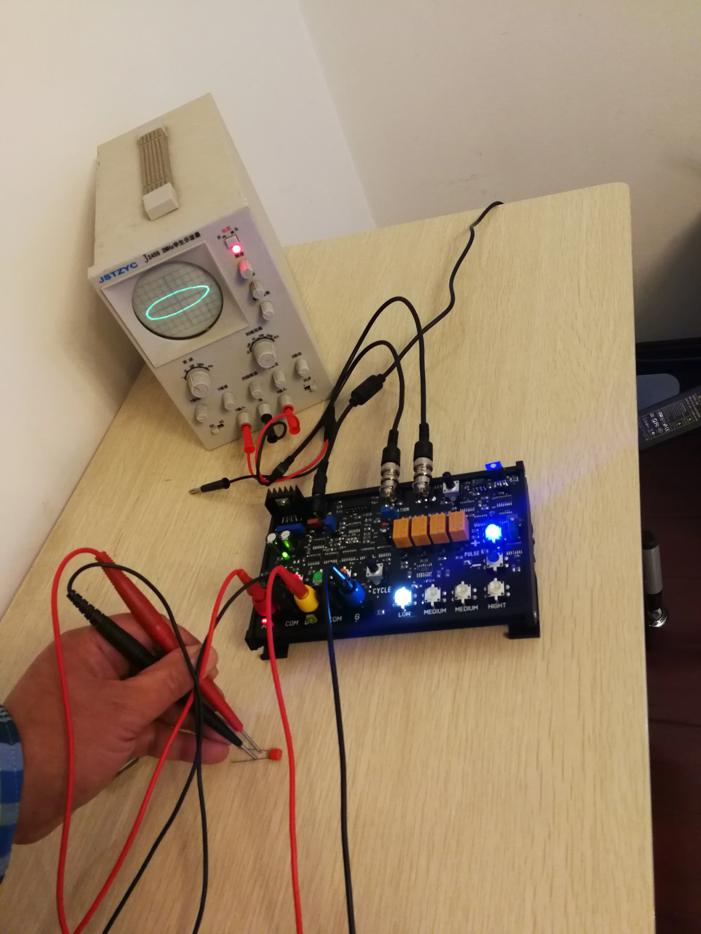 Dual-channel Circuit Board Repair Online Tester VI