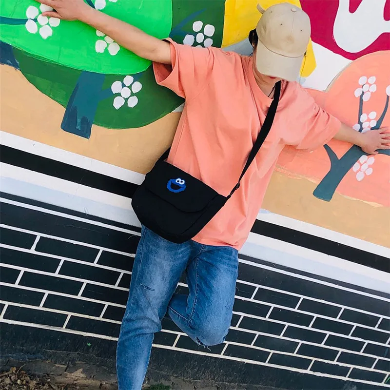 

Spring New Arrival College Style Canvas Messenger Bag Creative Applique Students Shoulder Bag Fashion Canvas Bag