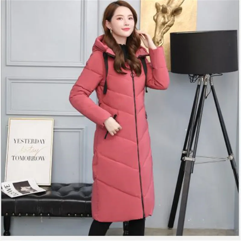 Manteau Femme Hiver размера плюс 6xl пуховое хлопковое пальто с капюшоном для женщин Длинная Офисная Женская Толстая куртка с хлопковой подкладкой Мода M130