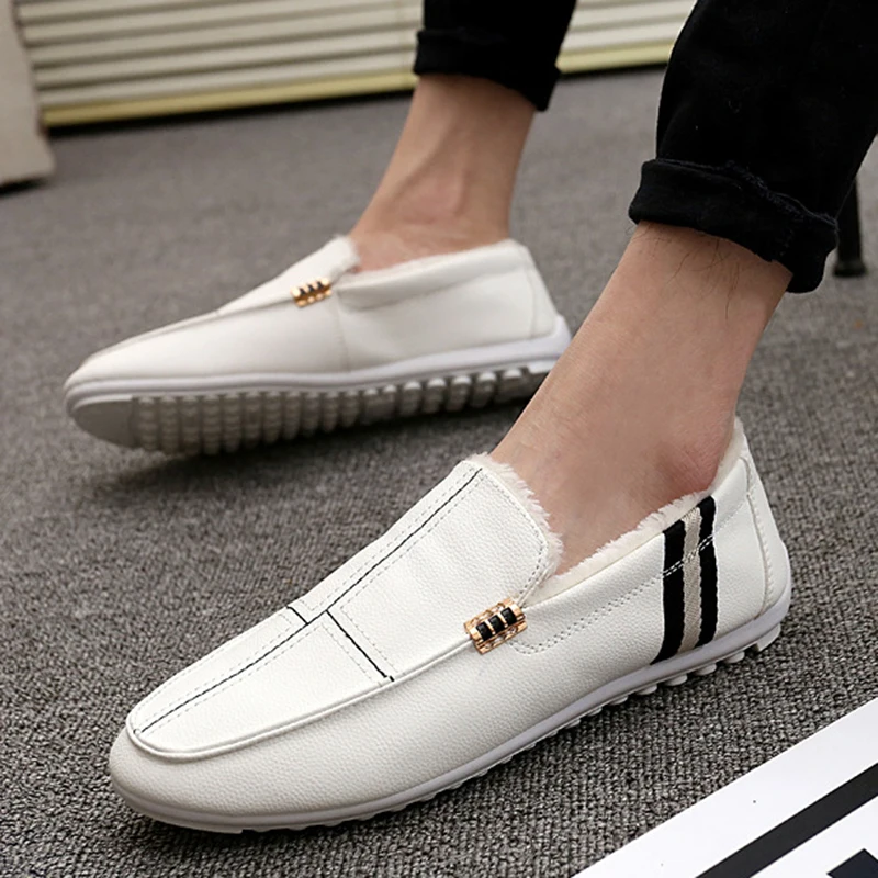White622 UPUPER/Новинка; зимние Лоферы для мужчин; обувь с мехом; Плюшевые Теплые кожаные мужские лоферы на плоской подошве; мужские мокасины на плоской подошве; обувь для вождения - Цвет: White622