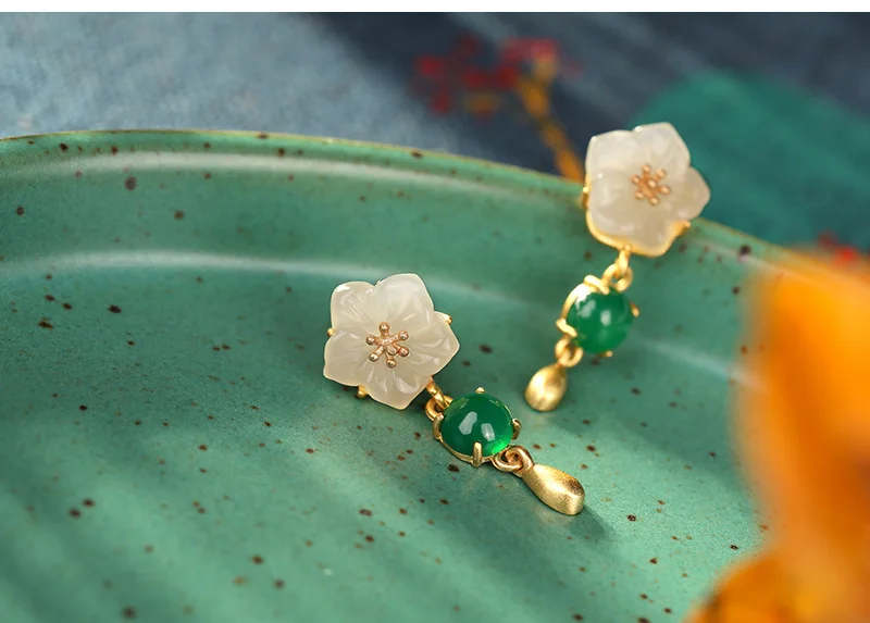 17 stud earrings _06.jpg