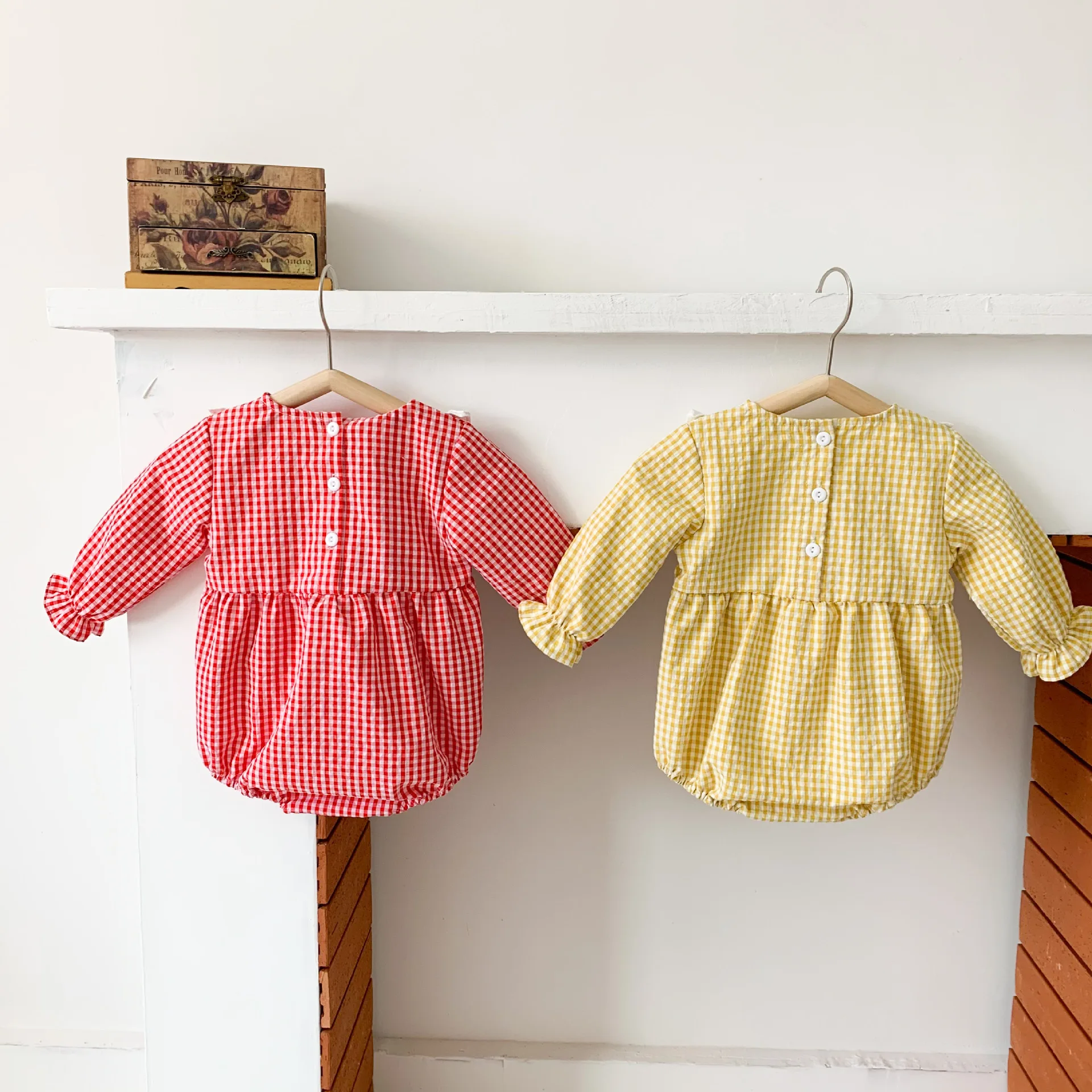 Meninas do Bebê Roupas de Bebê Nova Moda Bebê Macacão Manga Longa Bodysuits Primavera Outono Xadrez Macacões 2022 Ins 3 2021 ins nova moda bebê macacão meninas