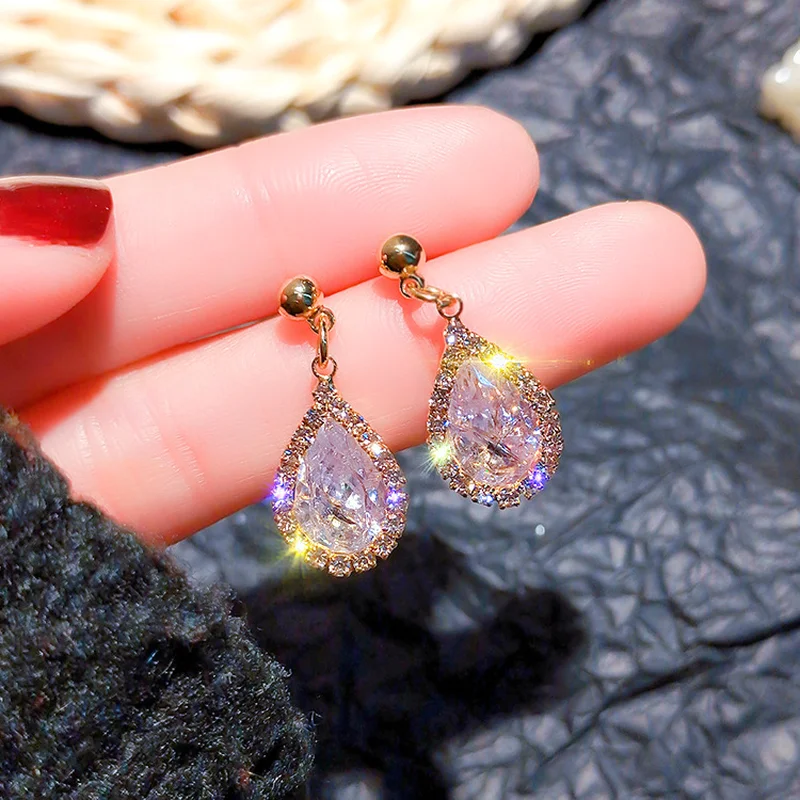 

Fashion Earrings for Women Korean Temperament Drop Shape Crystal Super Flash Earrings Simple Fashion Jewelry