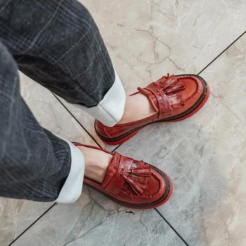 

2020 new brand genuine leather flat heel shoes spring autumn slip-on women flat sneakers shoes spring fashion Brogue shoes flats