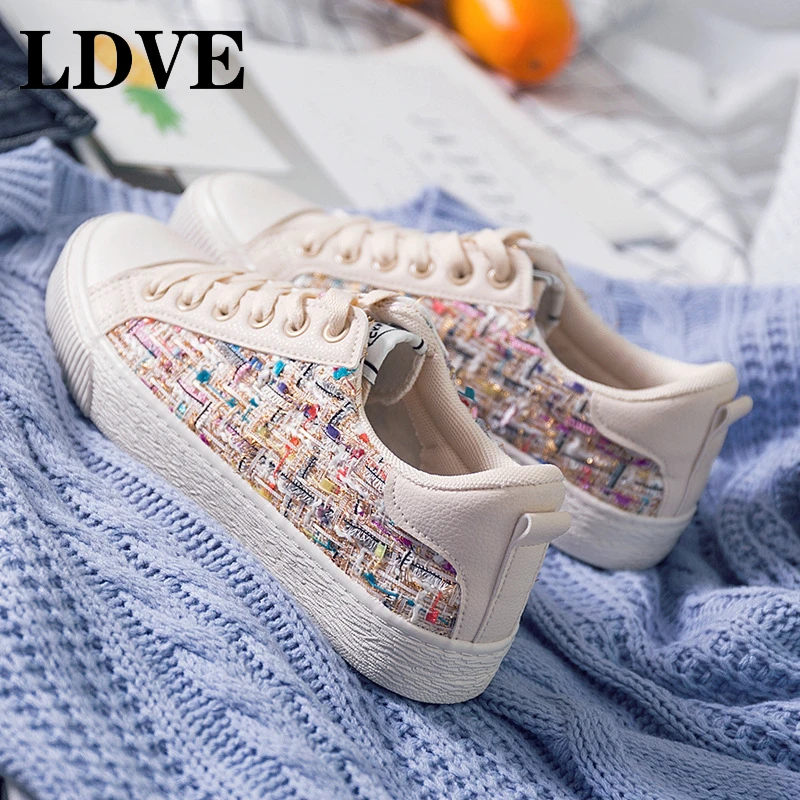 

Firelight Lighting White Jet Machine Women's Clothing Store Vulcanize Shoes Leisure Shoes Women's Shoes 2019 Women's Shoes