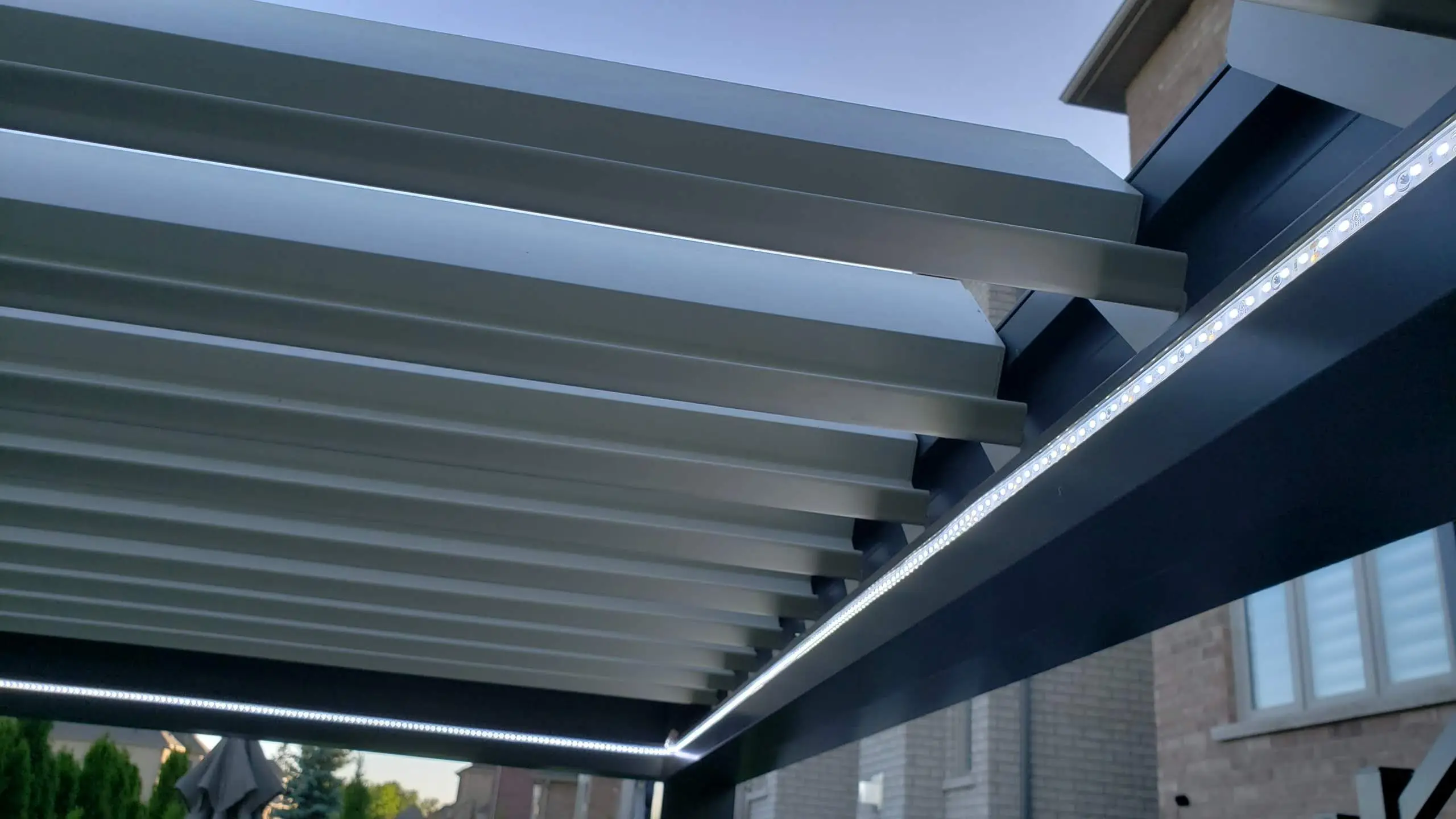 Waterproof Gazebo Pergola Motorized Opening Roof Louver Aluminium Outdoor Used Louvered Roof Pergola Kits for Sale