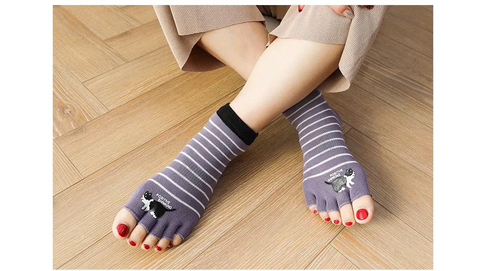 Spring Autumn Five Finger Socks Women Girl Cute Cat Printing Open Toes Striped Weave Boneless Ankle No Show Socks EU 35-39 ankle socks women