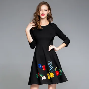 

2019 Summer Seven Points Sleeve Round Neck Women's Wear Embroidery Big Code Slim Fit Big Pendulum Skirt Medium Length Money