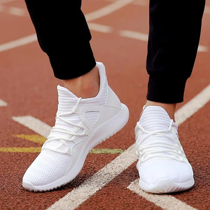 white summer trainers mens