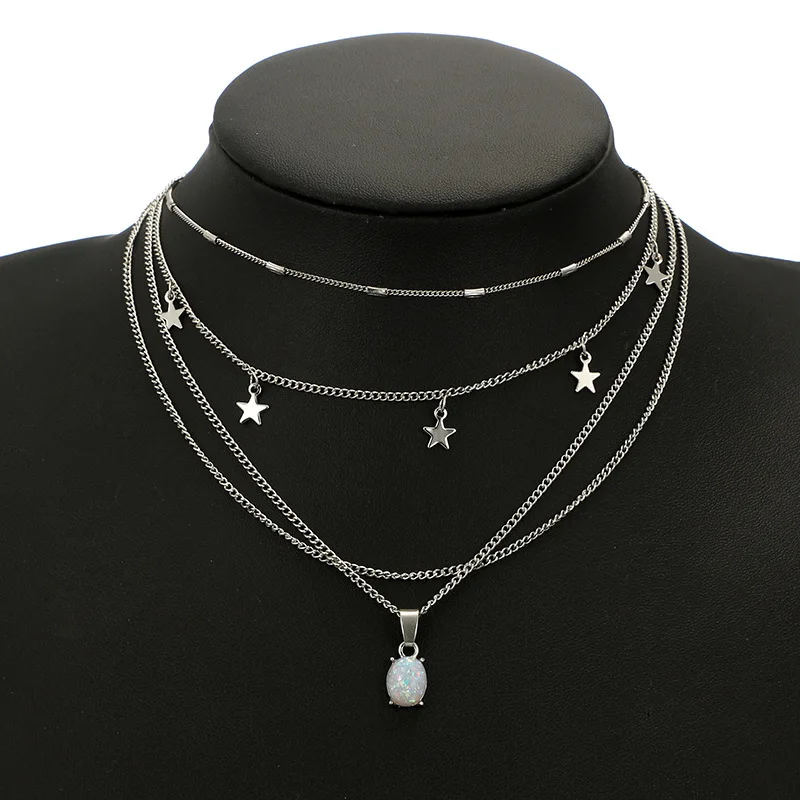 Collar multicapa con colgante de pentagrama